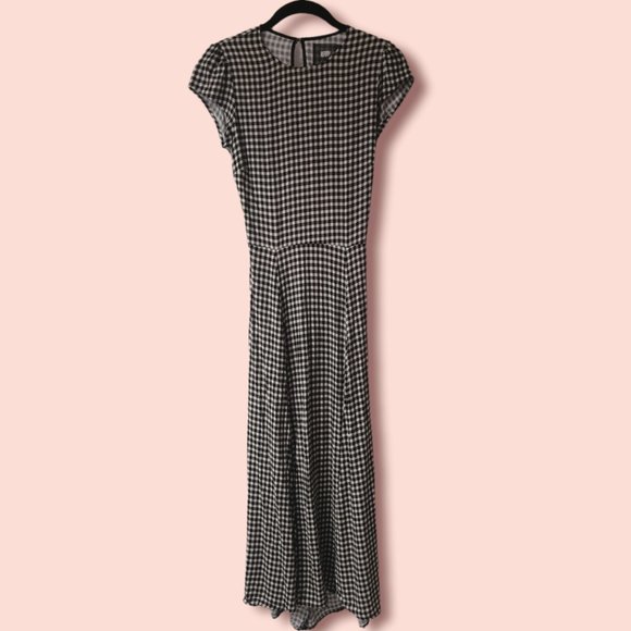 Reformation Dresses & Skirts - Reformation sleeveless black & white sleeveless gingham maxidress in size 6